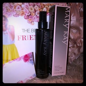Mary Kay brush cleaner